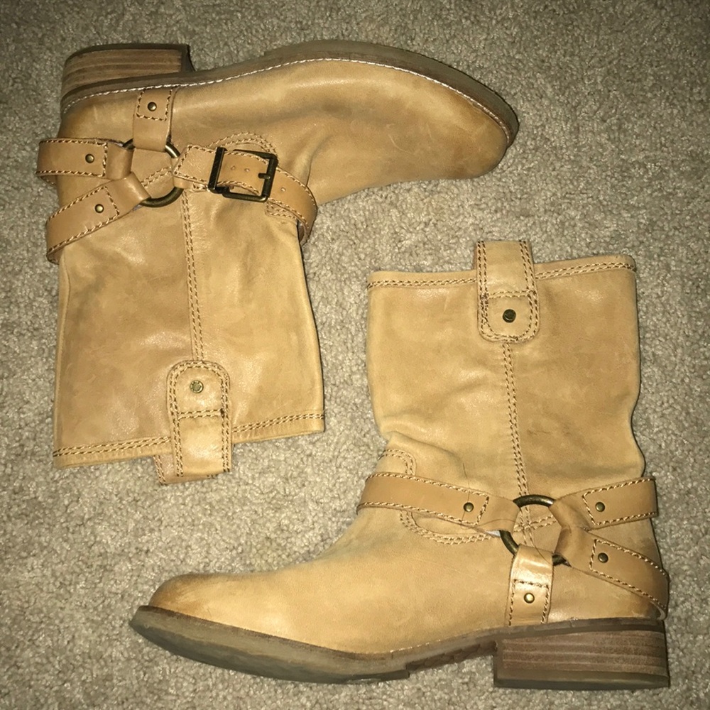 Gianna Bini short boots